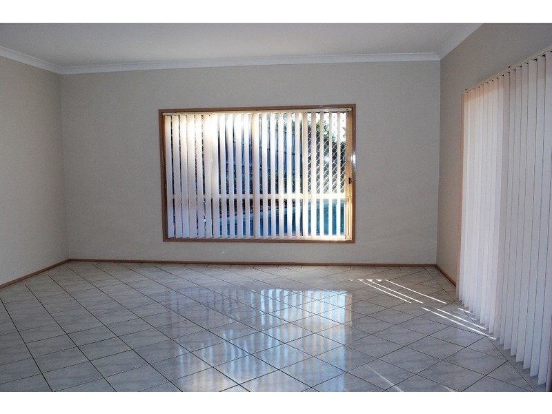 4 Hythe Pl, Glen Alpine NSW 2560