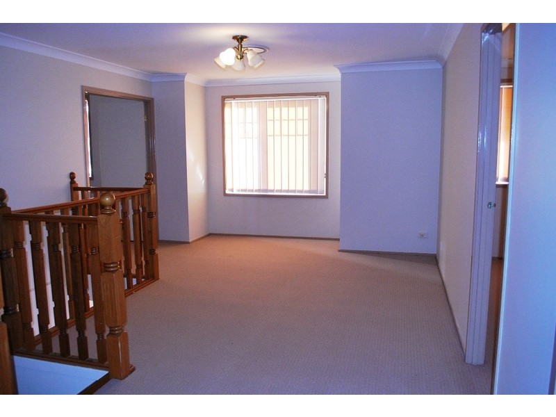 4 Hythe Pl, Glen Alpine NSW 2560