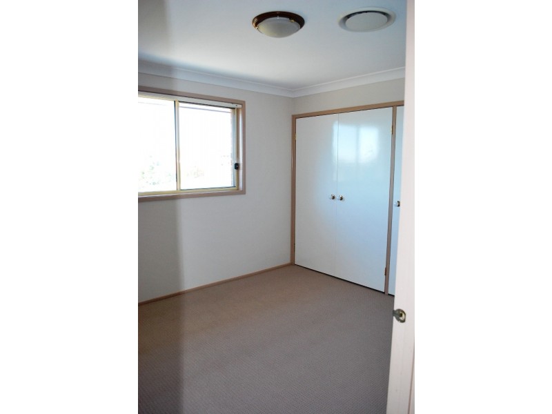 4 Hythe Pl, Glen Alpine NSW 2560