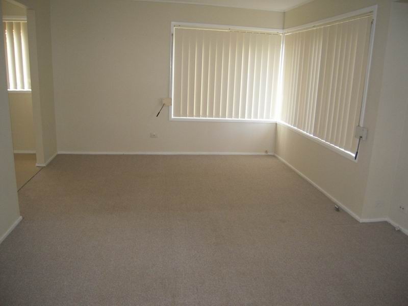 105 The Parkway, Bradbury NSW 2560