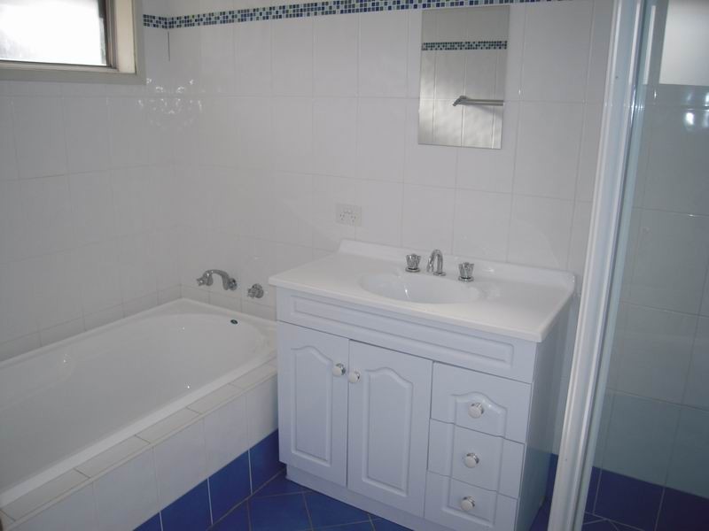 105 The Parkway, Bradbury NSW 2560