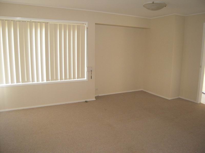 105 The Parkway, Bradbury NSW 2560