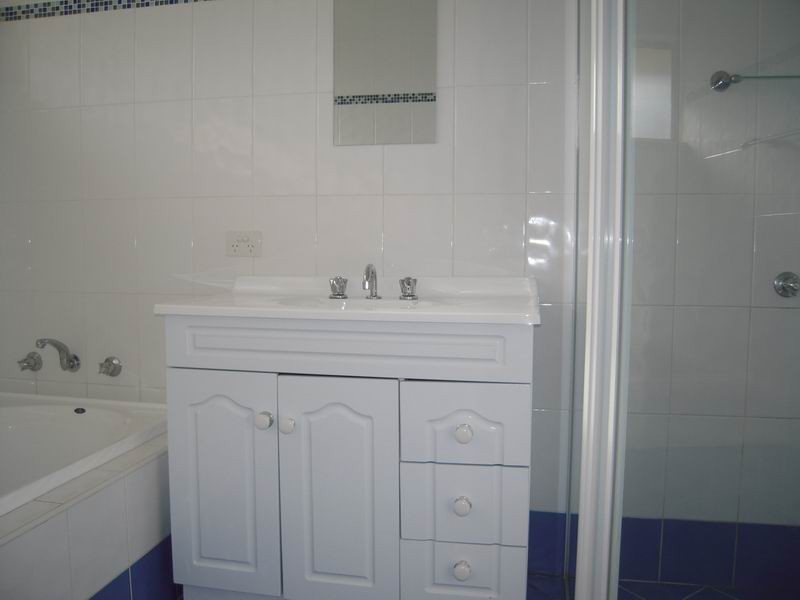 105 The Parkway, Bradbury NSW 2560