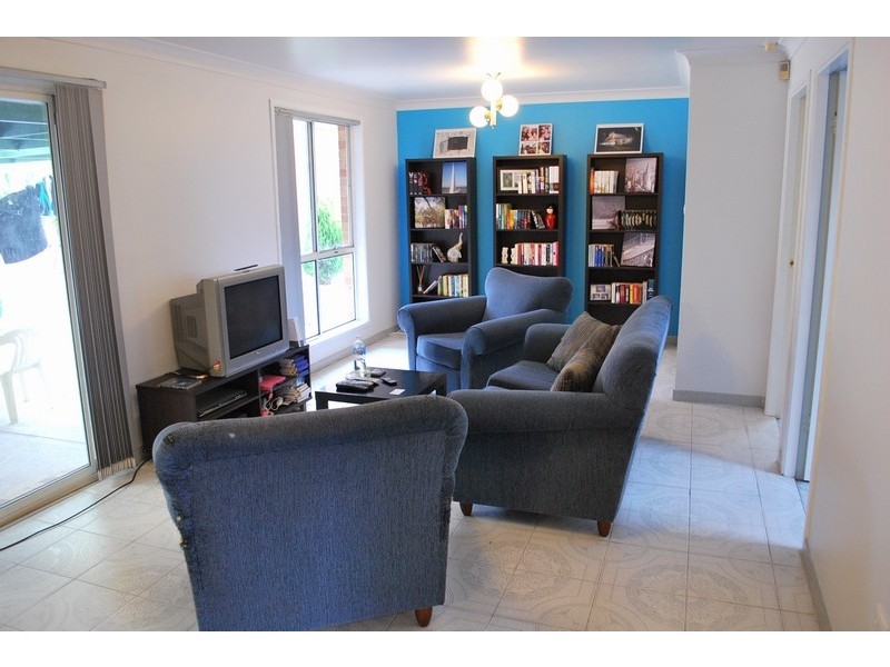 18 Derwent Place, Kearns NSW 2558