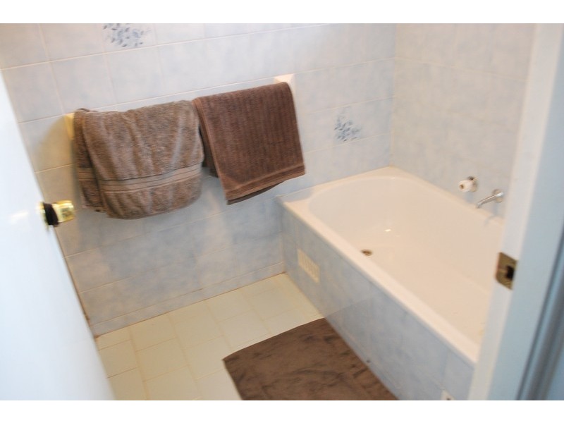 18 Derwent Place, Kearns NSW 2558