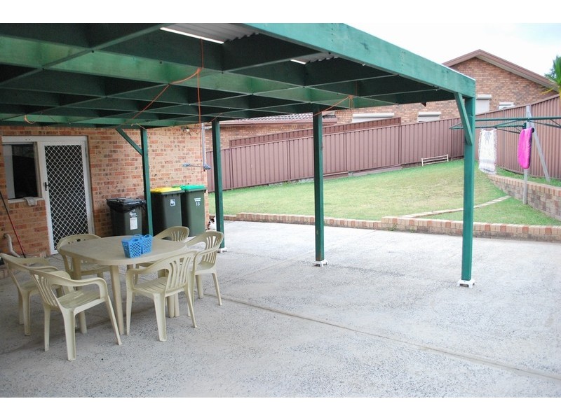 18 Derwent Place, Kearns NSW 2558