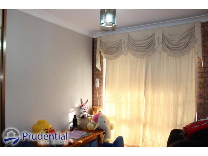 63 Woodland Road, St Helens Park NSW 2560