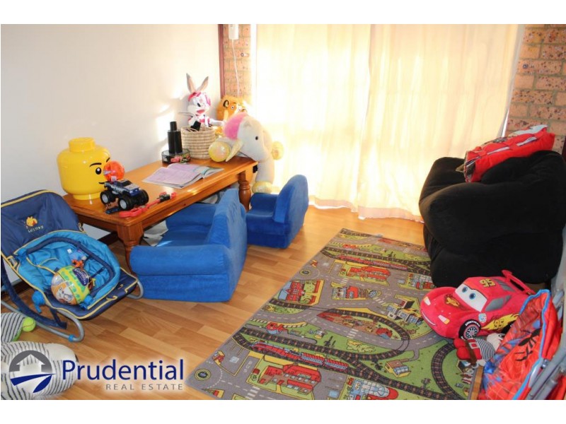 63 Woodland Road, St Helens Park NSW 2560