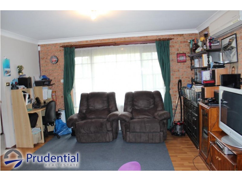 63 Woodland Road, St Helens Park NSW 2560