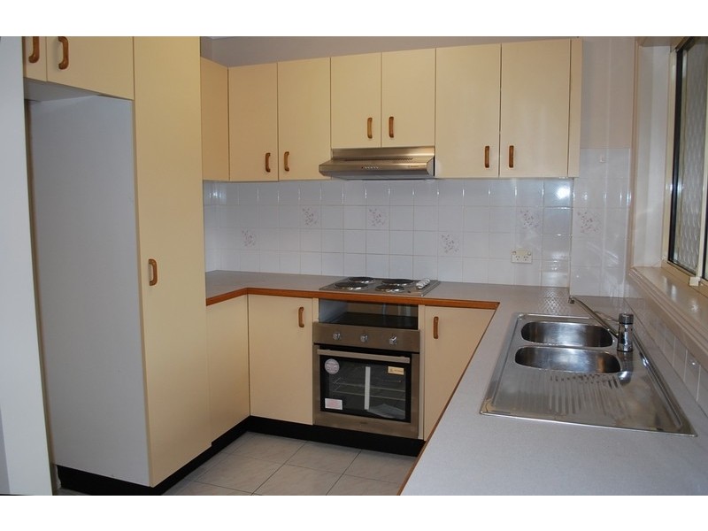 4/46 Chamberlain Street, Campbelltown NSW 2560