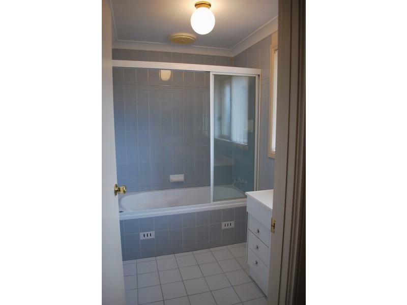 4/46 Chamberlain Street, Campbelltown NSW 2560