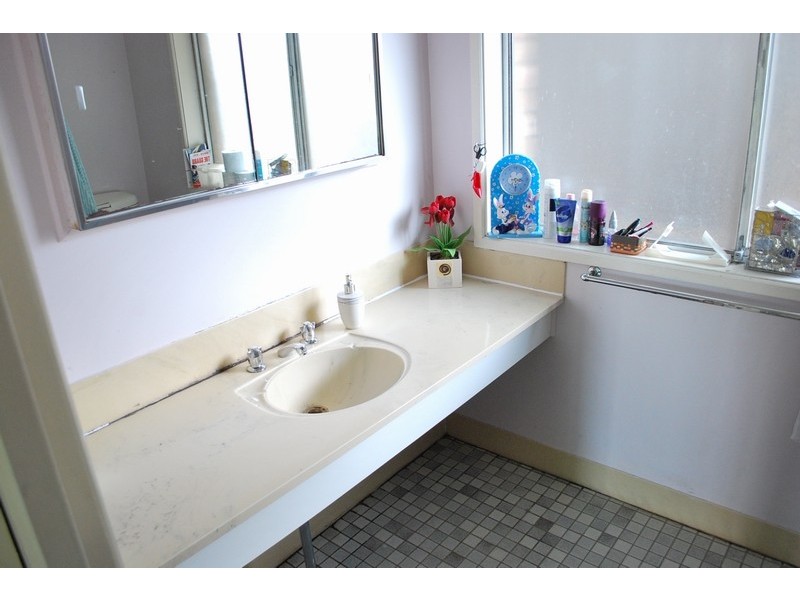 96 Waminda Ave, Campbelltown NSW 2560