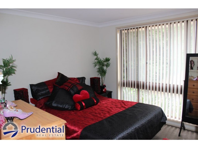13 Swiveller Close, Ambarvale NSW 2560