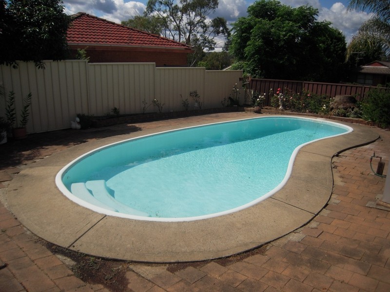 2 Iago Place, Rosemeadow NSW 2560