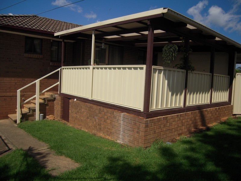 2 Iago Place, Rosemeadow NSW 2560