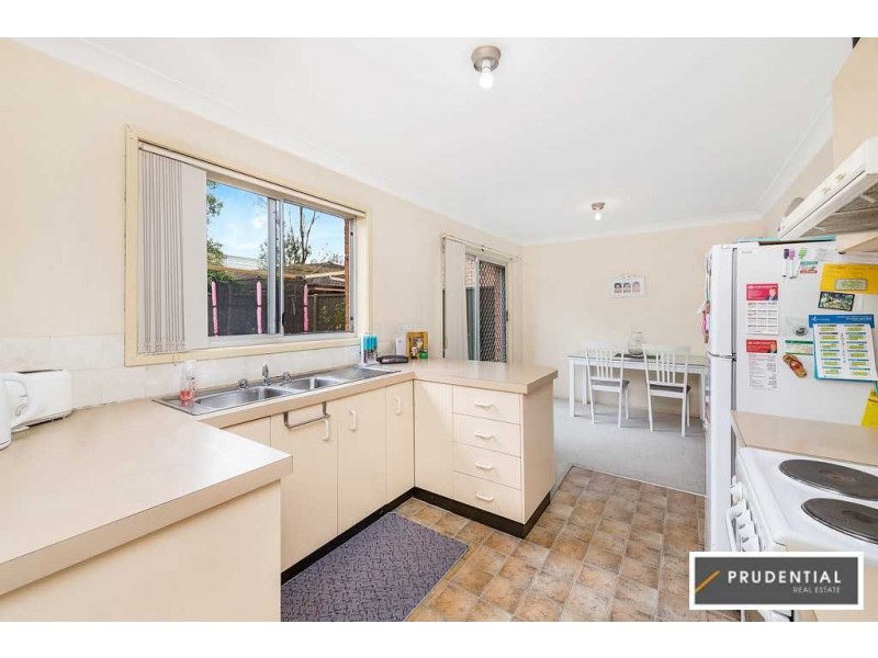 4/11 Mundarda Place, St Helens Park NSW 2560