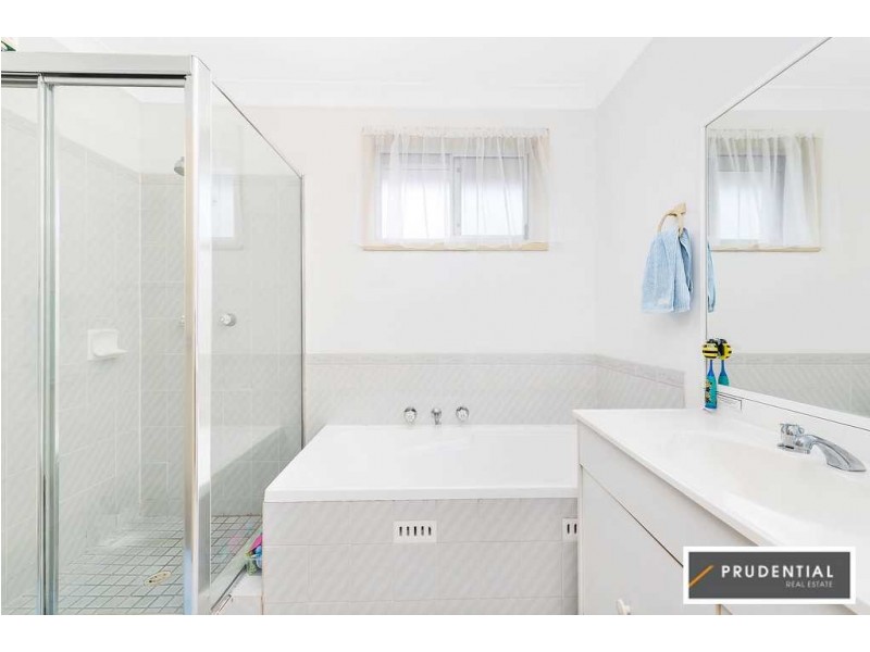 4/11 Mundarda Place, St Helens Park NSW 2560