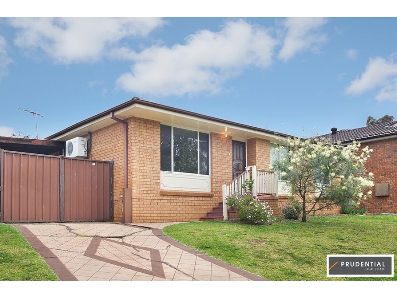 60 Cleopatra Drive, Rosemeadow NSW 2560