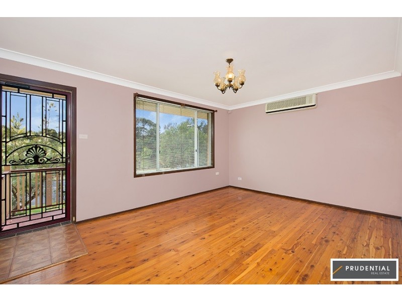 60 Cleopatra Drive, Rosemeadow NSW 2560