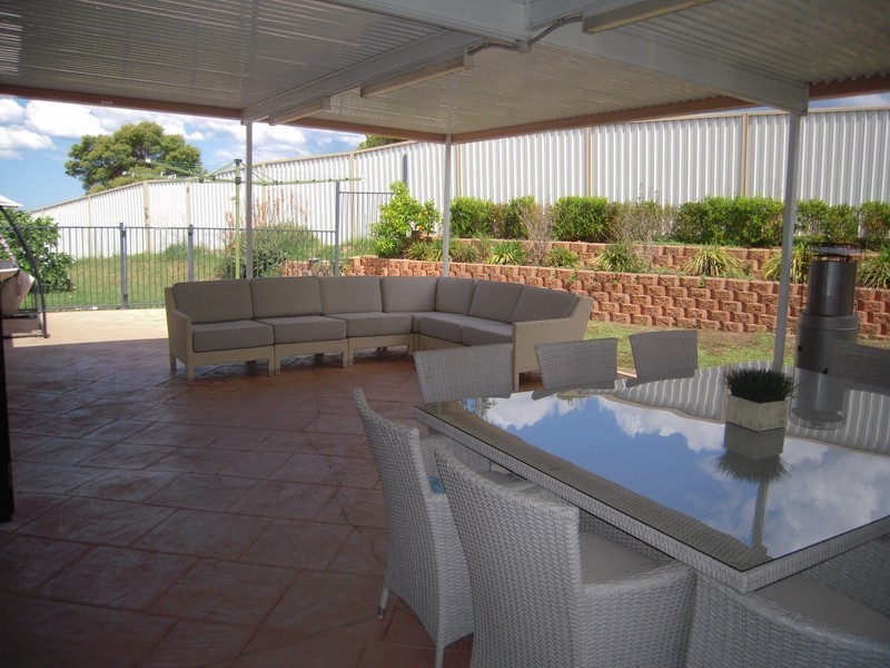 12 Somercotes Close, Glen Alpine NSW 2560