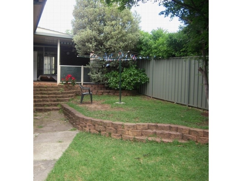 Ruse NSW 2560