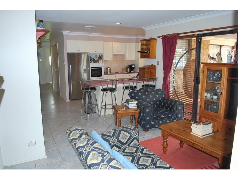 77 Queenscliff Drive, Woodbine NSW 2560