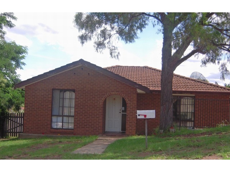 7 Gaspard Place, Ambarvale NSW 2560