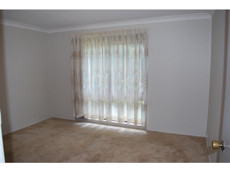 15 Hamlet Cresent, Rosemeadow NSW 2560