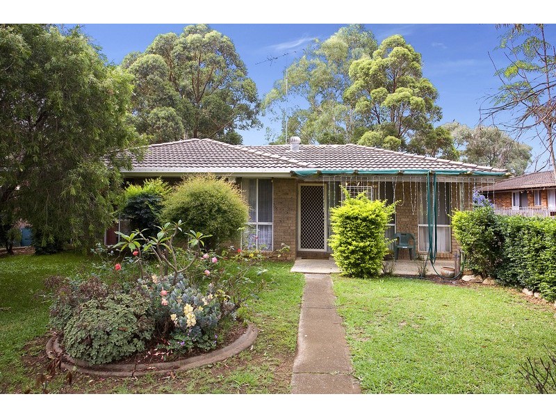 16 Romeo Cres, Rosemeadow NSW 2560