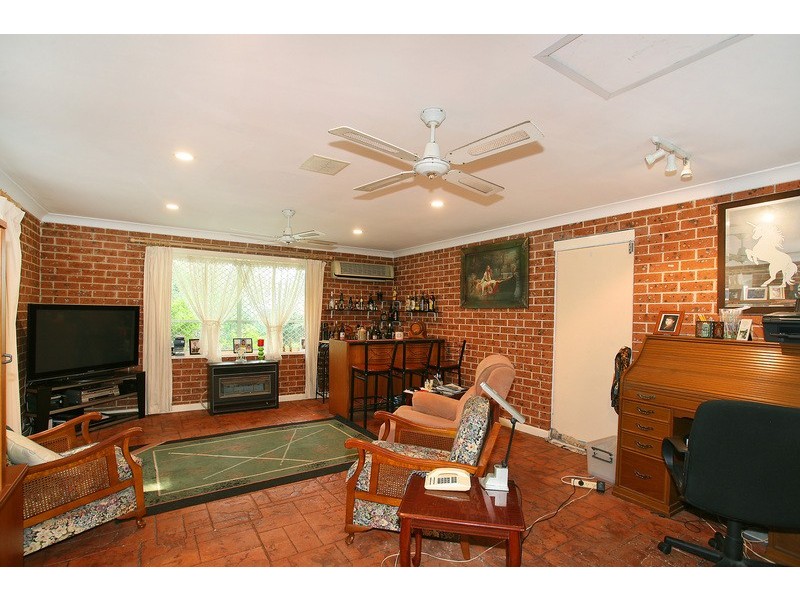 16 Romeo Cres, Rosemeadow NSW 2560