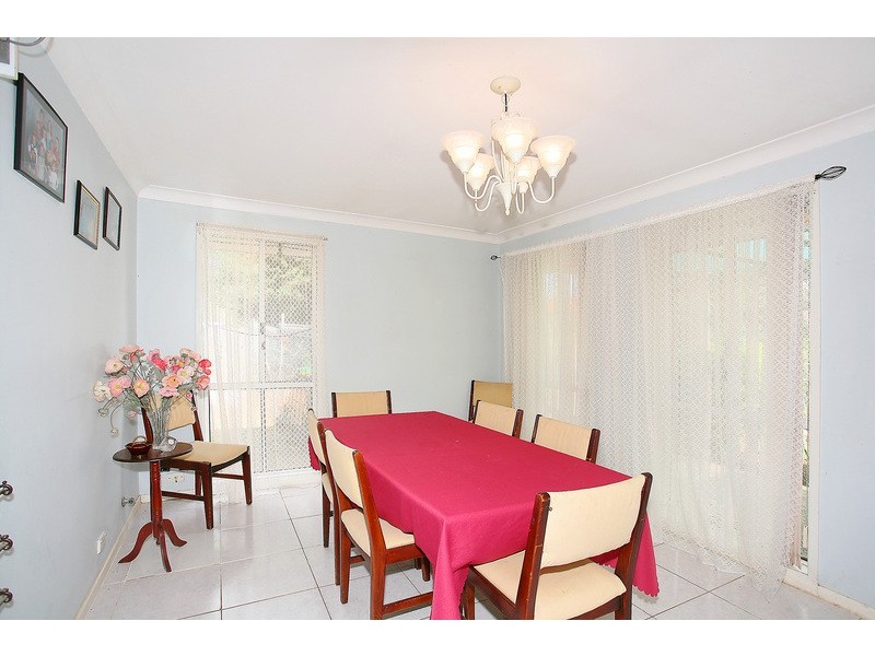 16 Romeo Cres, Rosemeadow NSW 2560
