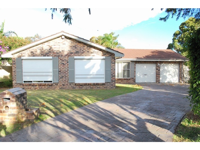 18 Hebrides Place, St Andrews NSW 2566