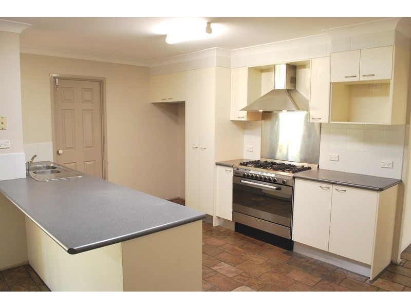 18 Hebrides Place, St Andrews NSW 2566