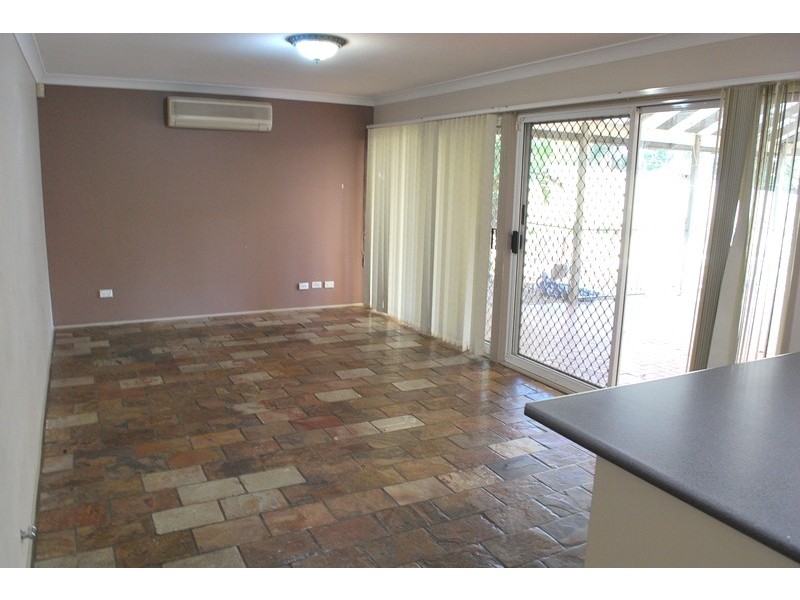 18 Hebrides Place, St Andrews NSW 2566