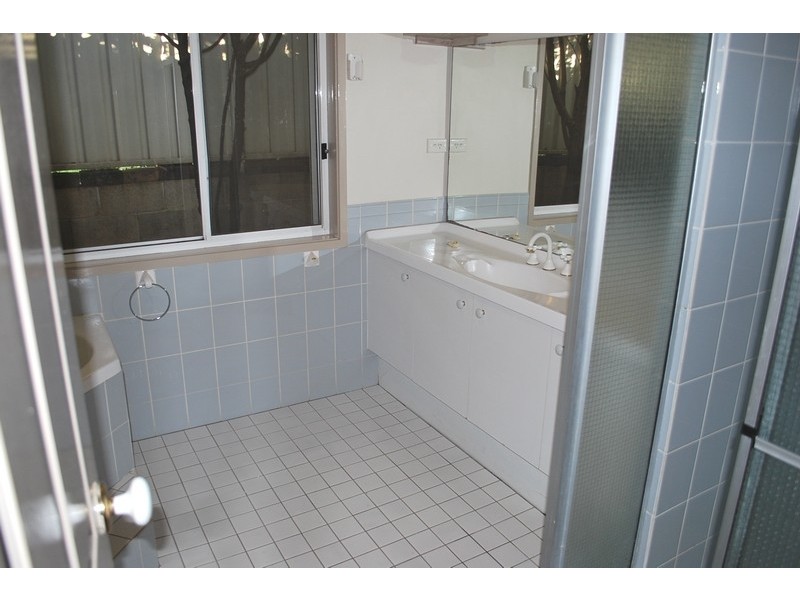 18 Hebrides Place, St Andrews NSW 2566