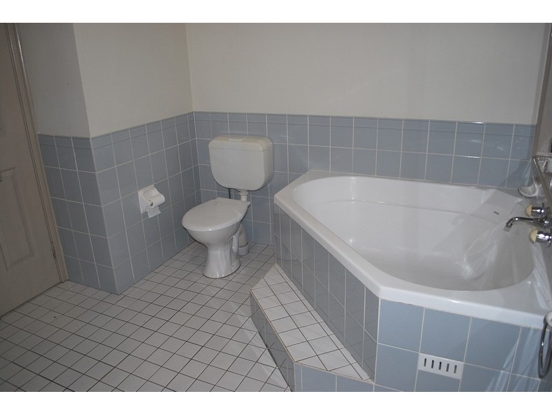 18 Hebrides Place, St Andrews NSW 2566