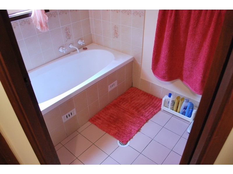 14 Cornelian Ave, Eagle Vale NSW 2558