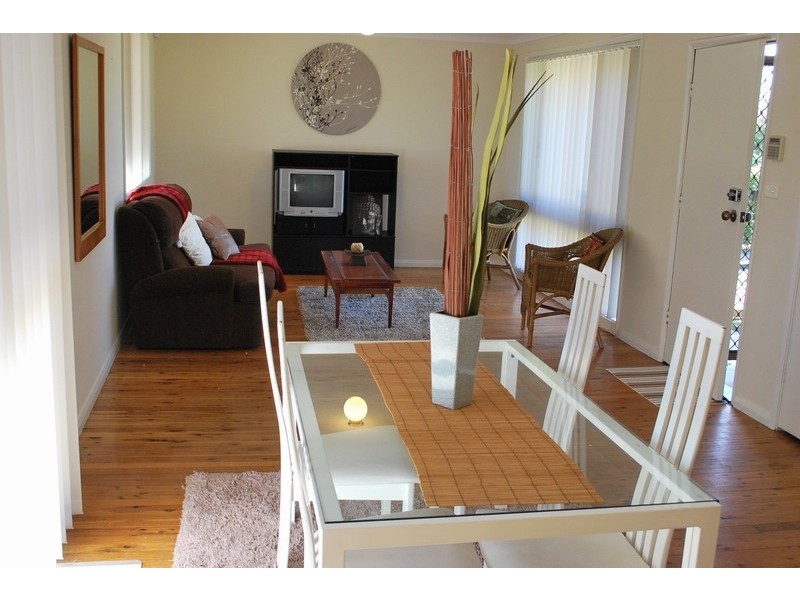 17 Grenache Place, Eschol Park NSW 2558