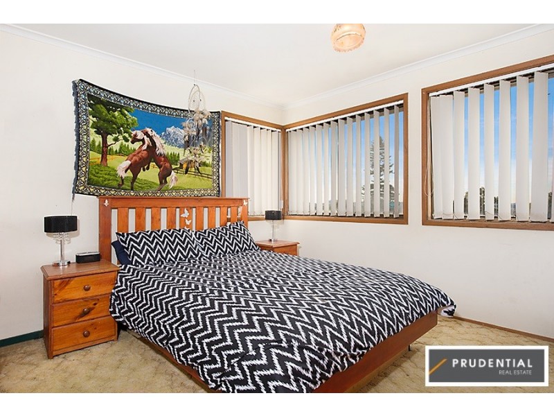 18 Jarndyce Avenue, Ambarvale NSW 2560