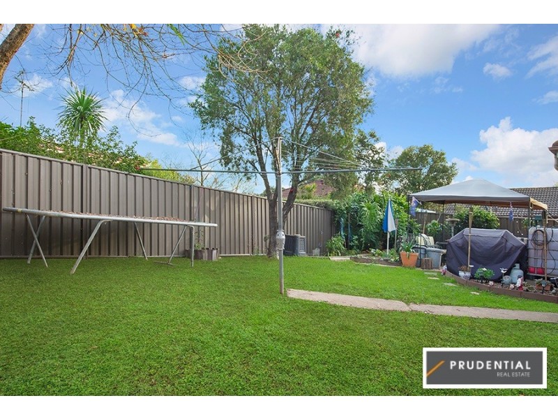 18 Jarndyce Avenue, Ambarvale NSW 2560