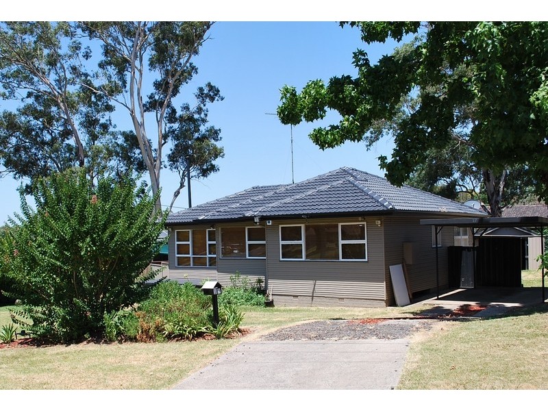 17 Caley Road, Bradbury NSW 2560