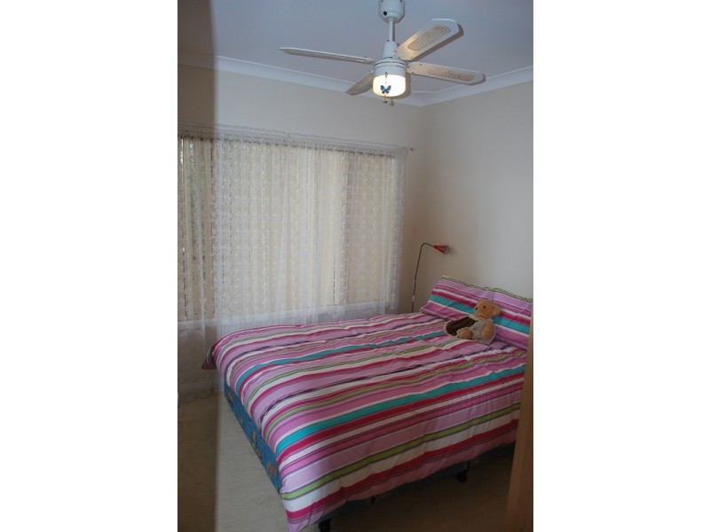 2 Evergreen Ave, Bradbury NSW 2560