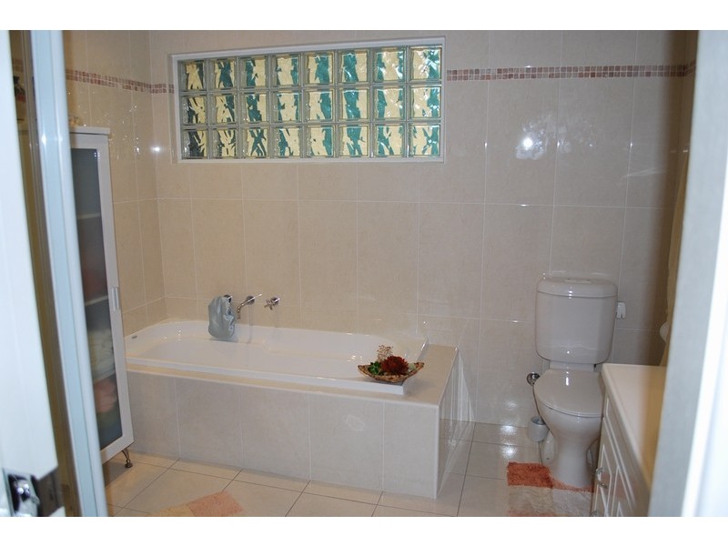 2 Evergreen Ave, Bradbury NSW 2560