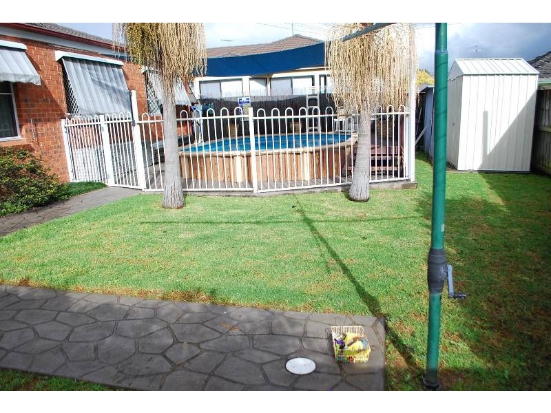 4 Spoonbill Way, Mount Annan NSW 2567