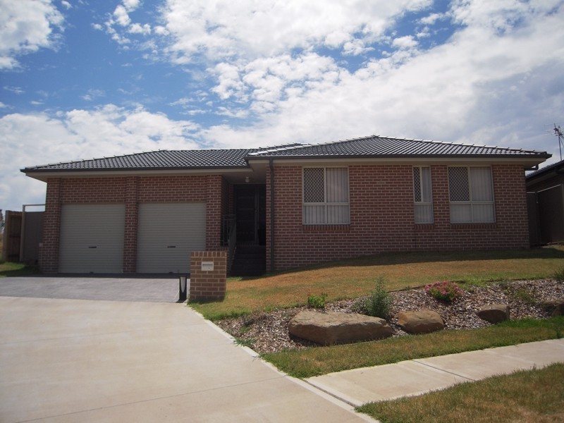 39 Ancona Ave, Spring Farm NSW 2570