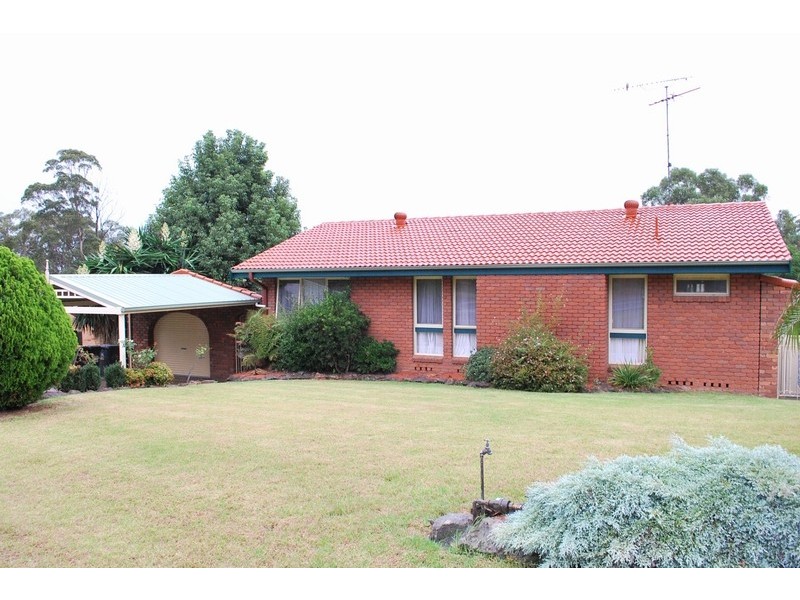 100 Wyangala Cres, Leumeah NSW 2560