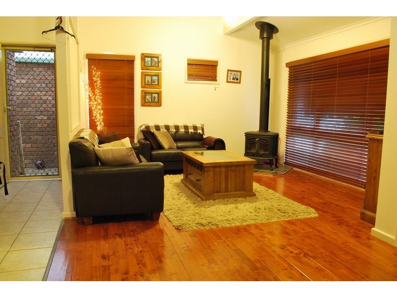 100 Wyangala Cres, Leumeah NSW 2560