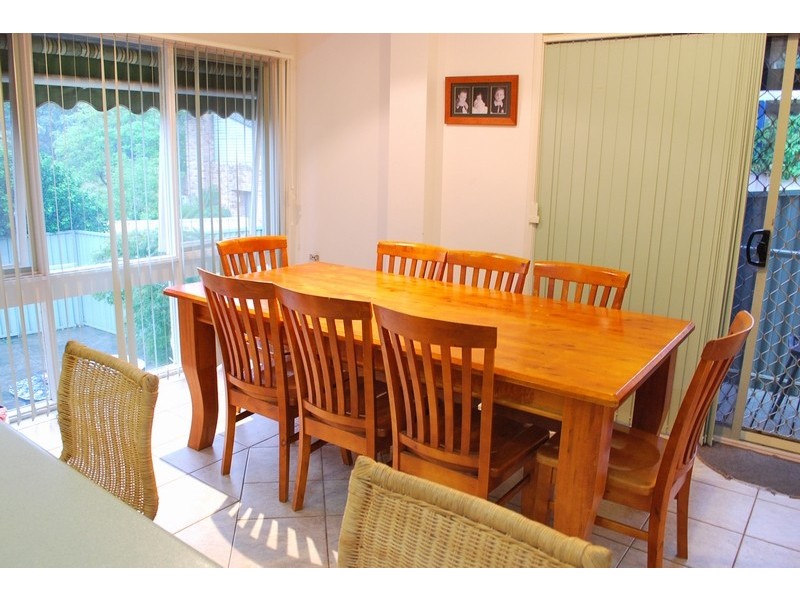 100 Wyangala Cres, Leumeah NSW 2560