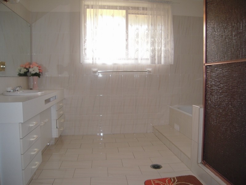 10 Kearns Ave, Kearns NSW 2558