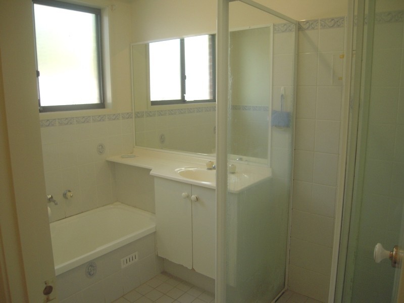 29 Gadshill Place, Rosemeadow NSW 2560